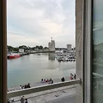 La Blanche Vue Sur Les Tours La Rochelle (Charente-Maritime)